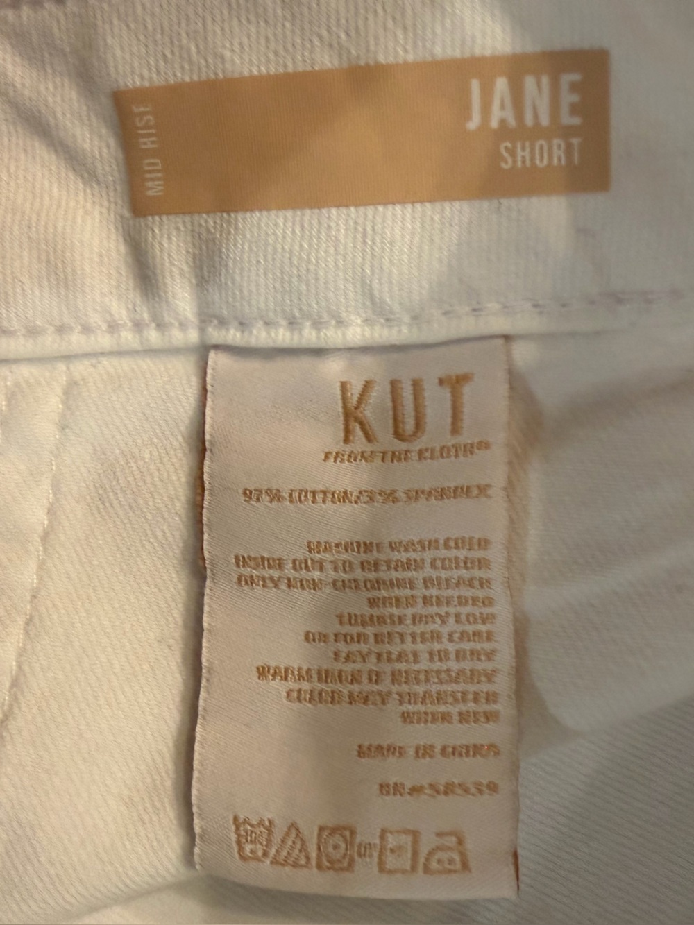 NWT ✨ Kut from the Kloth white Cargo Pocket Jane Shorts mid rise size 4 - Picture 3 of 7